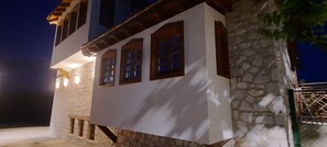 Front of property - Macedonium Luxury Villa with big pool (Kuchevishte)