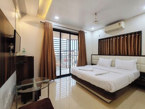 Executive Room | Desk, laptop workspace, free WiFi - Great Samrat Residency (Khopoli)