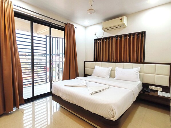 ห้องเอ็กเซกคิวทีฟ | โต๊ะทำงาน, พื้นที่ทำงานแบบใช้แล็ปท็อป, Wi-Fi ฟรี