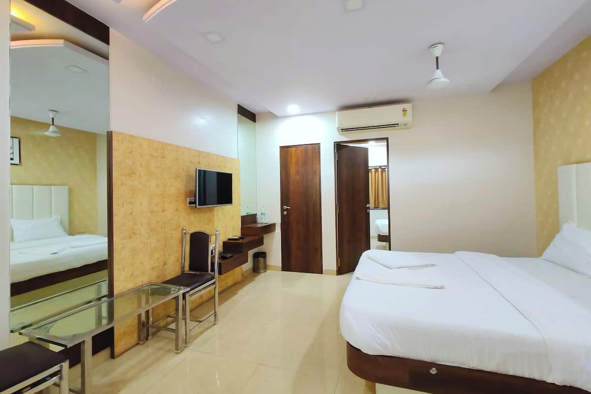 Superior Room | Desk, laptop workspace, free WiFi
