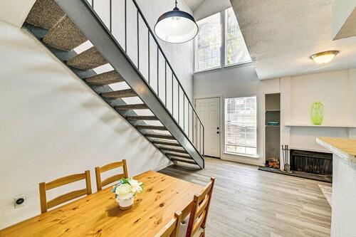Loft-Style Condo in Vickery Midtown: 3 Mi to SMU!