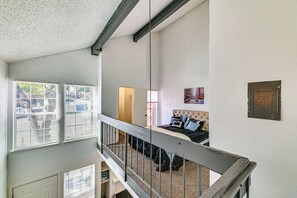 1 bedroom, internet, bed sheets