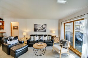 TV, fireplace - Shuttle to Beaver Creek Resort: Avon Ski Escape! (Avon)