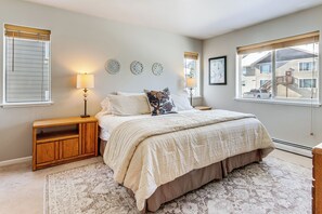 1 bedroom, Internet, bed sheets - < 1 Mi to Big Sky Resort: Quiet Mtn-View Retreat (Big Sky)