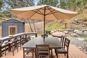 Outdoor dining - The Switzerland of America Downtown Ouray Cabin! (Ouray)