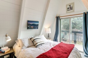 3 bedrooms, desk, Internet, bed sheets - The Switzerland of America Downtown Ouray Cabin! (Ouray)