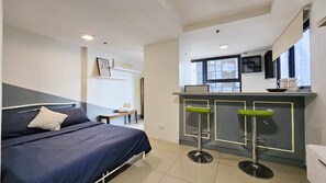 1 bedroom, desk, free WiFi, bed sheets