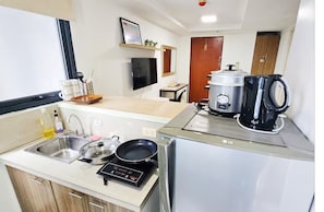 冰箱、微波炉、炉灶、电热水壶