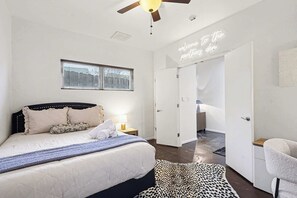 3 bedrooms, desk, iron/ironing board, free WiFi
