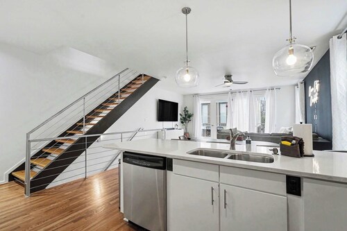 New! Minutes to Uptown CLT w/ King Suites