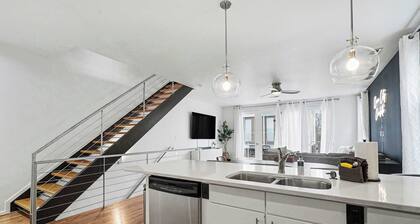 New! Minutes to Uptown CLT w/ King Suites