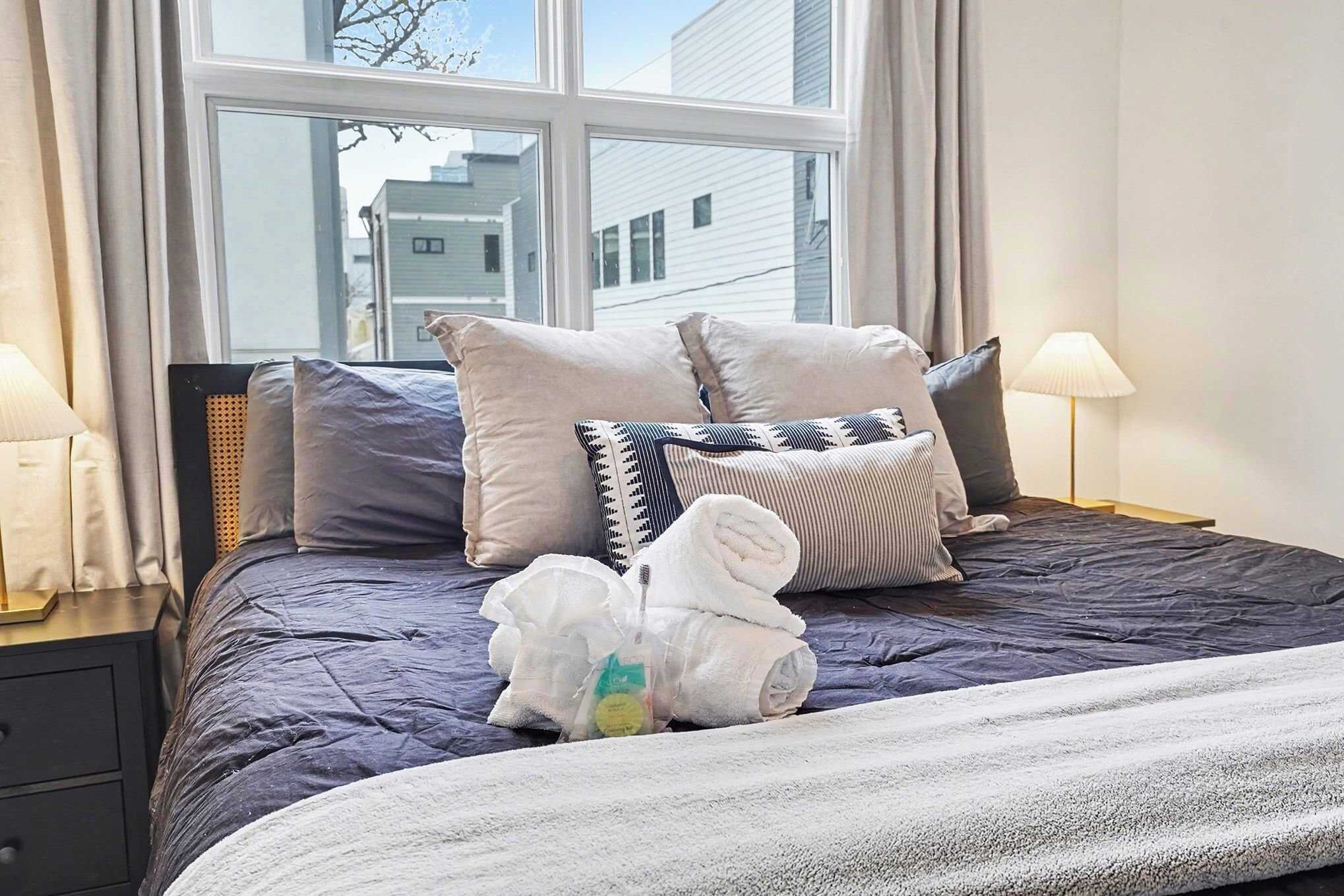 3 bedrooms, desk, iron/ironing board, free WiFi