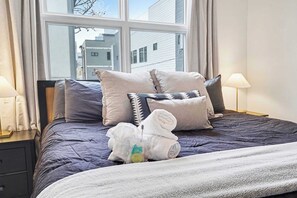 3 slaapkamers, een bureau, een strijkplank/strijkijzer, gratis wifi