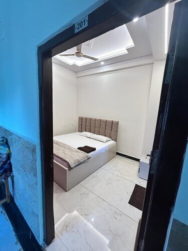 Hotel Lush by Ravindra