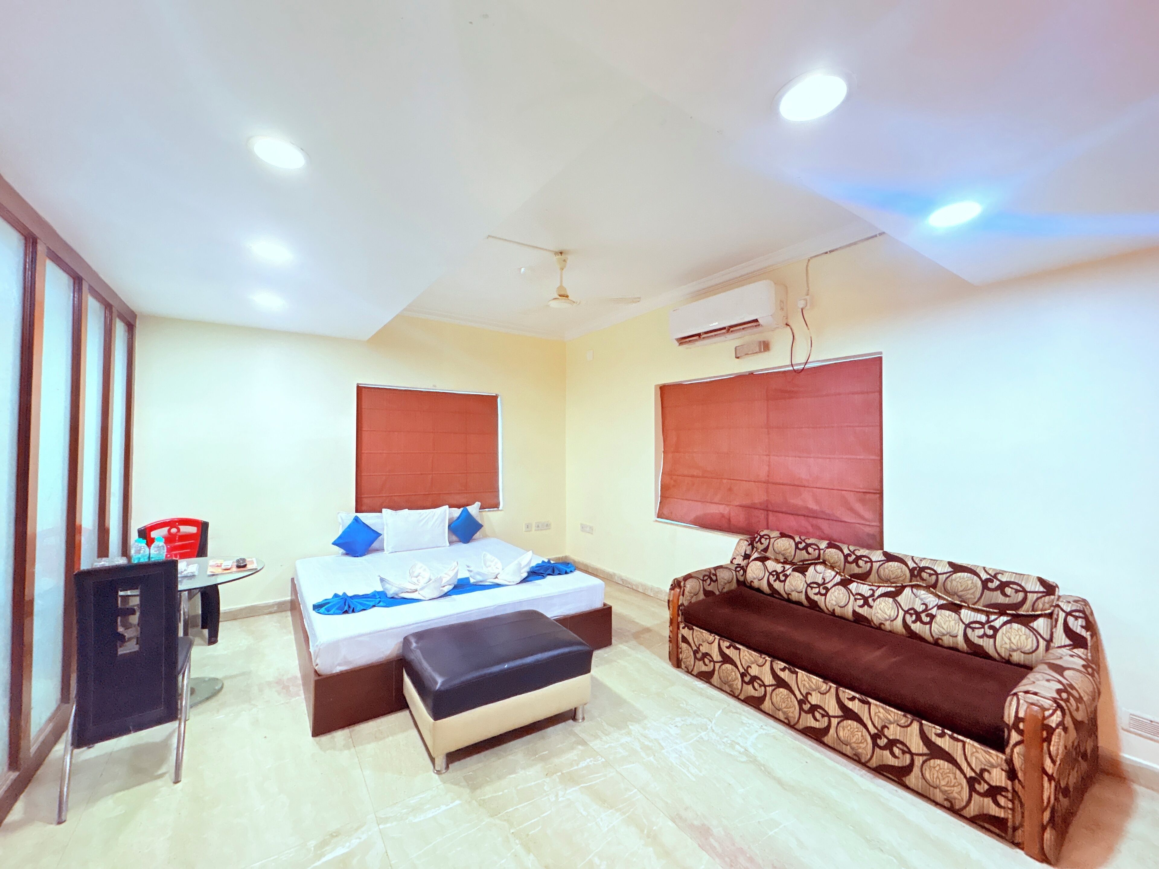 Superior Quadruple Room | Desk, iron/ironing board, free WiFi