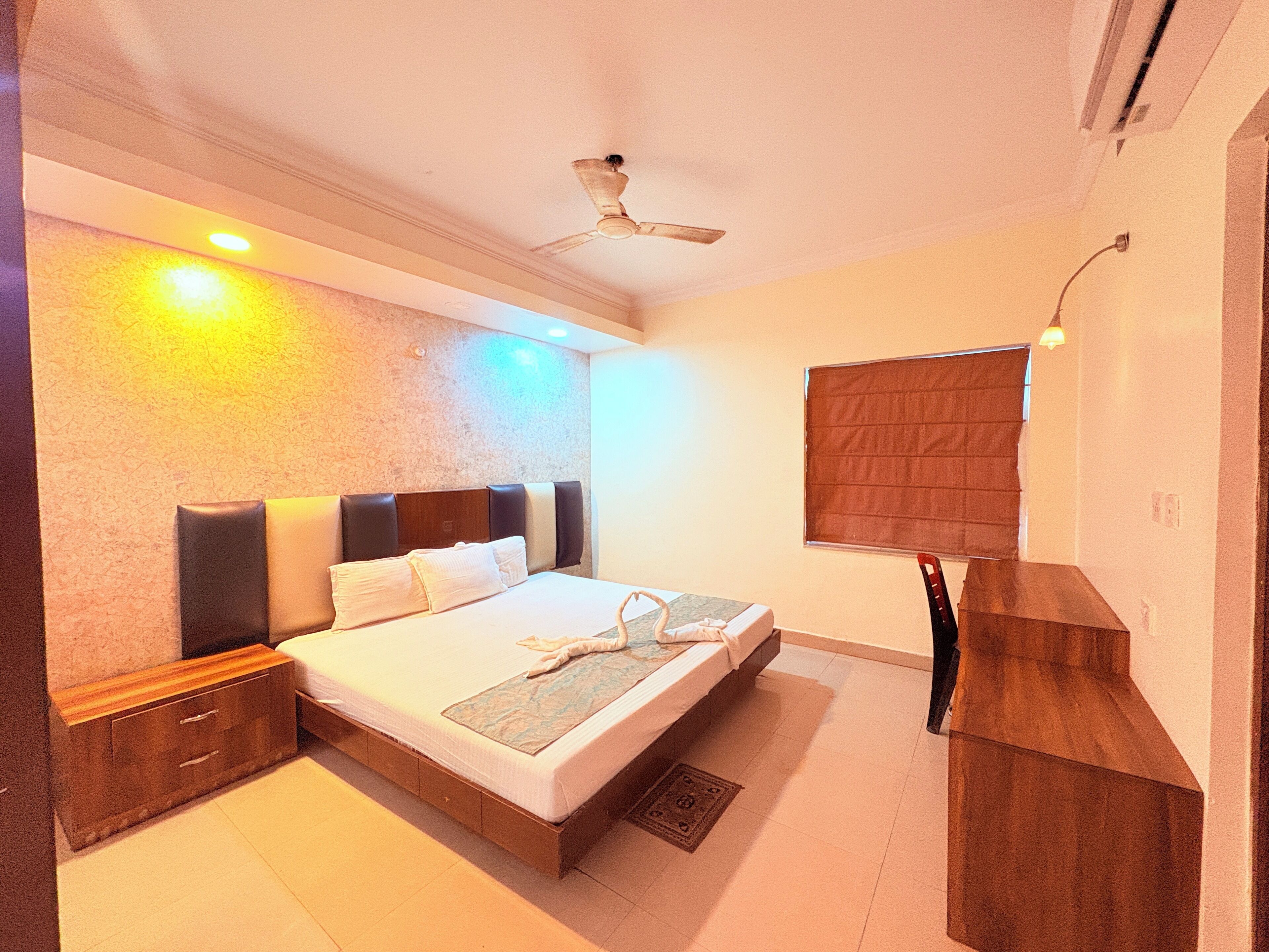 Premium Quadruple Room | Desk, iron/ironing board, free WiFi