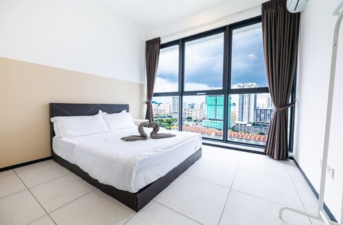 Urban Suites Georgetown Penang 6pax 3BR Family Cozy Homestay