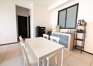 Dining - Urban Suites Georgetown Penang 6pax 3BR Family Cozy Homestay (George Town)