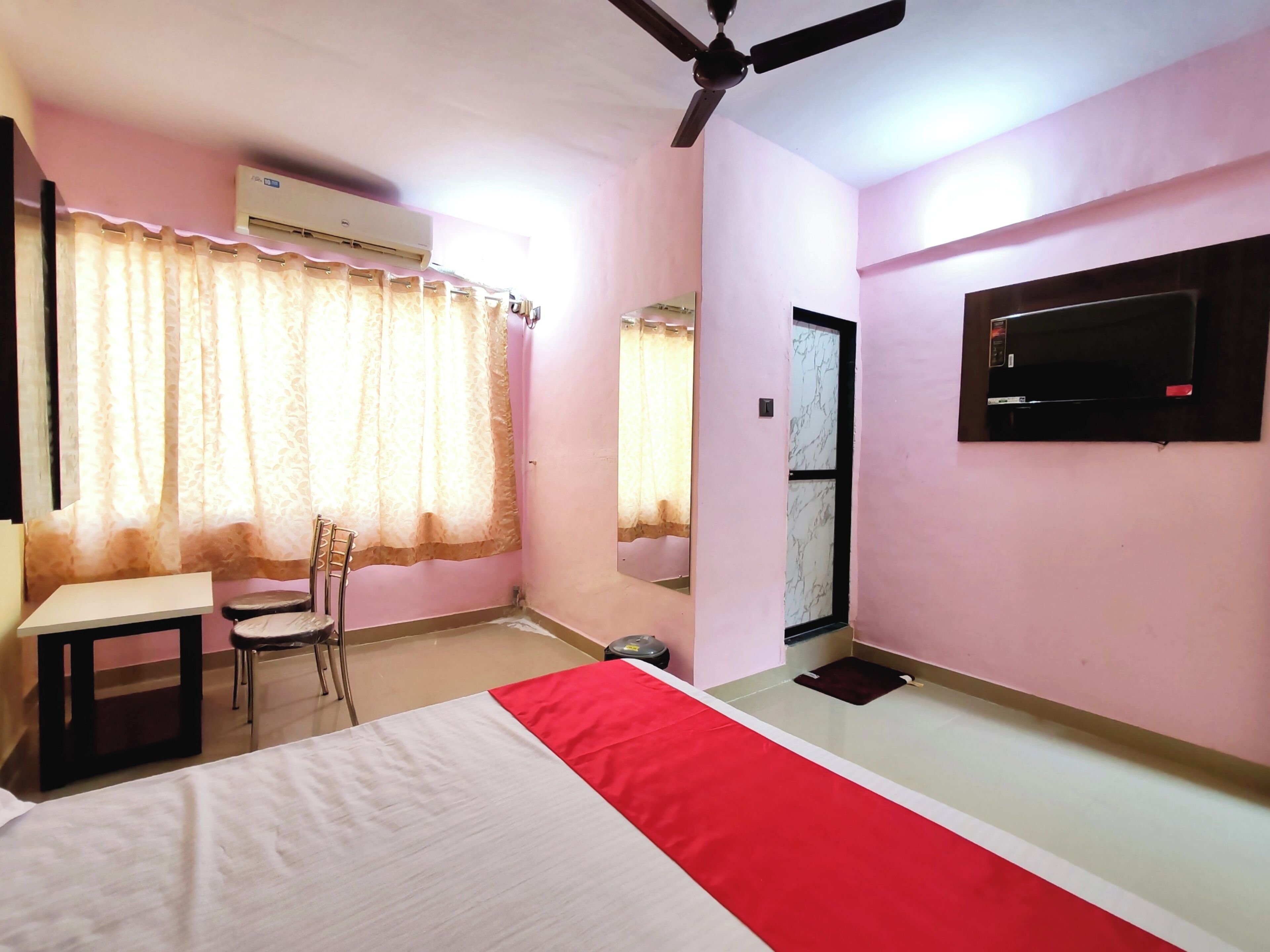 Classic Double Room, City View | Desk, laptop workspace