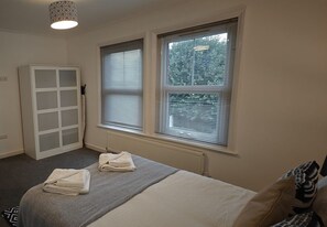 2 bedrooms - Watford WD18 - Fantastic 2Bed/1Bath Flat w/ FREE Wi-Fi & Parking (Hertfordshire)