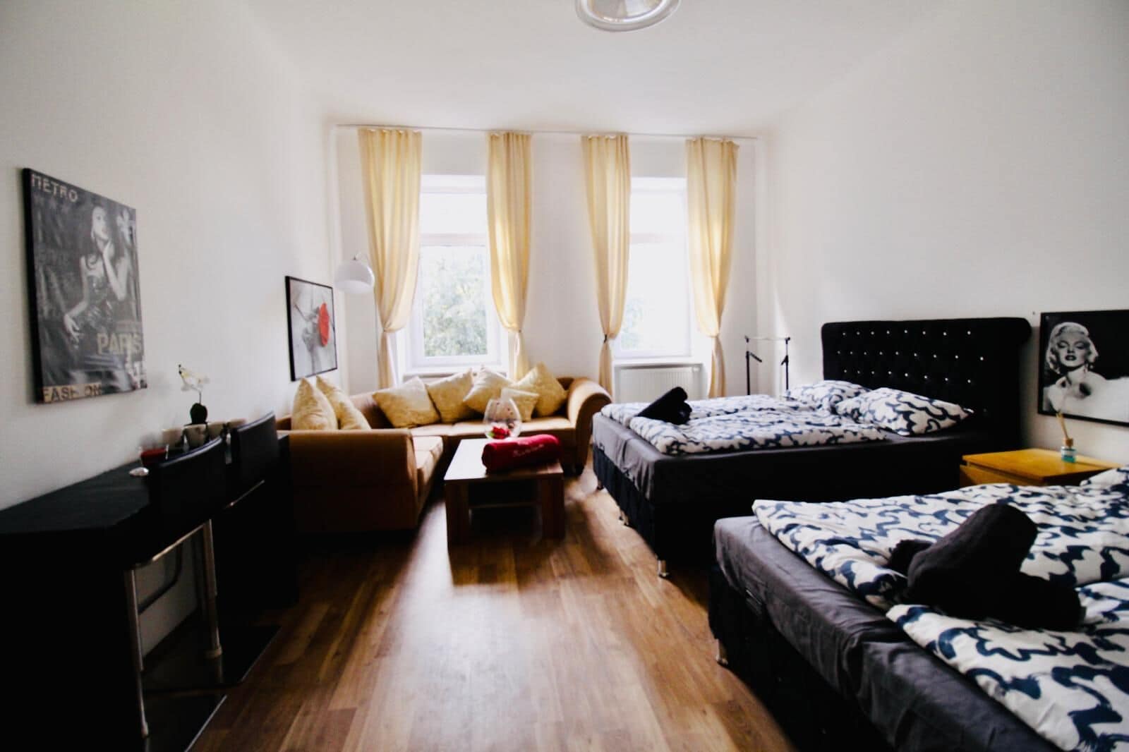 Basic Apartment | Iron/ironing board