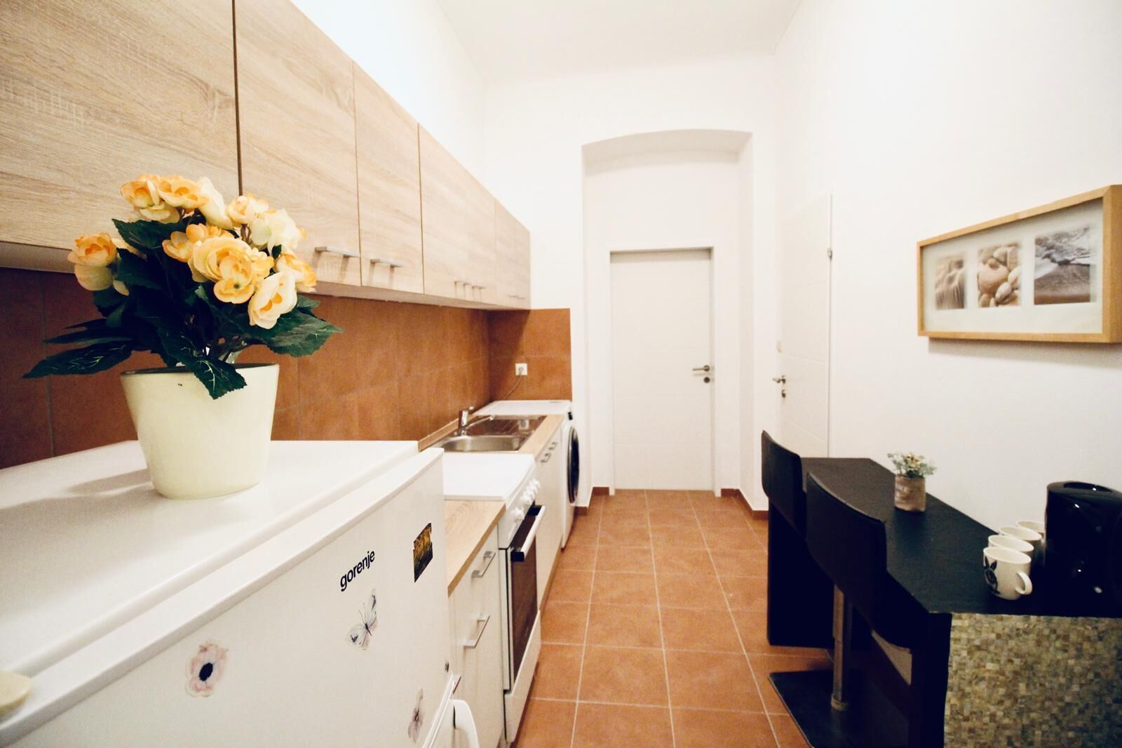 Basic Apartment | Iron/ironing board