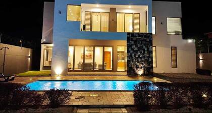 Tropical Elegance Haven - 4 bedrooms Villa on Mauritius’ Northwest Coast
