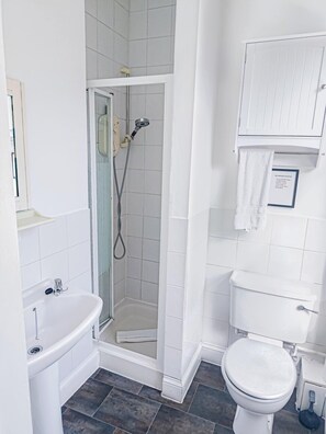 Shower, hair dryer - Modern West Ken Studio Retreat (London)