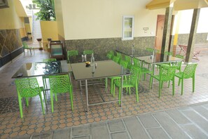 تناول الطعام