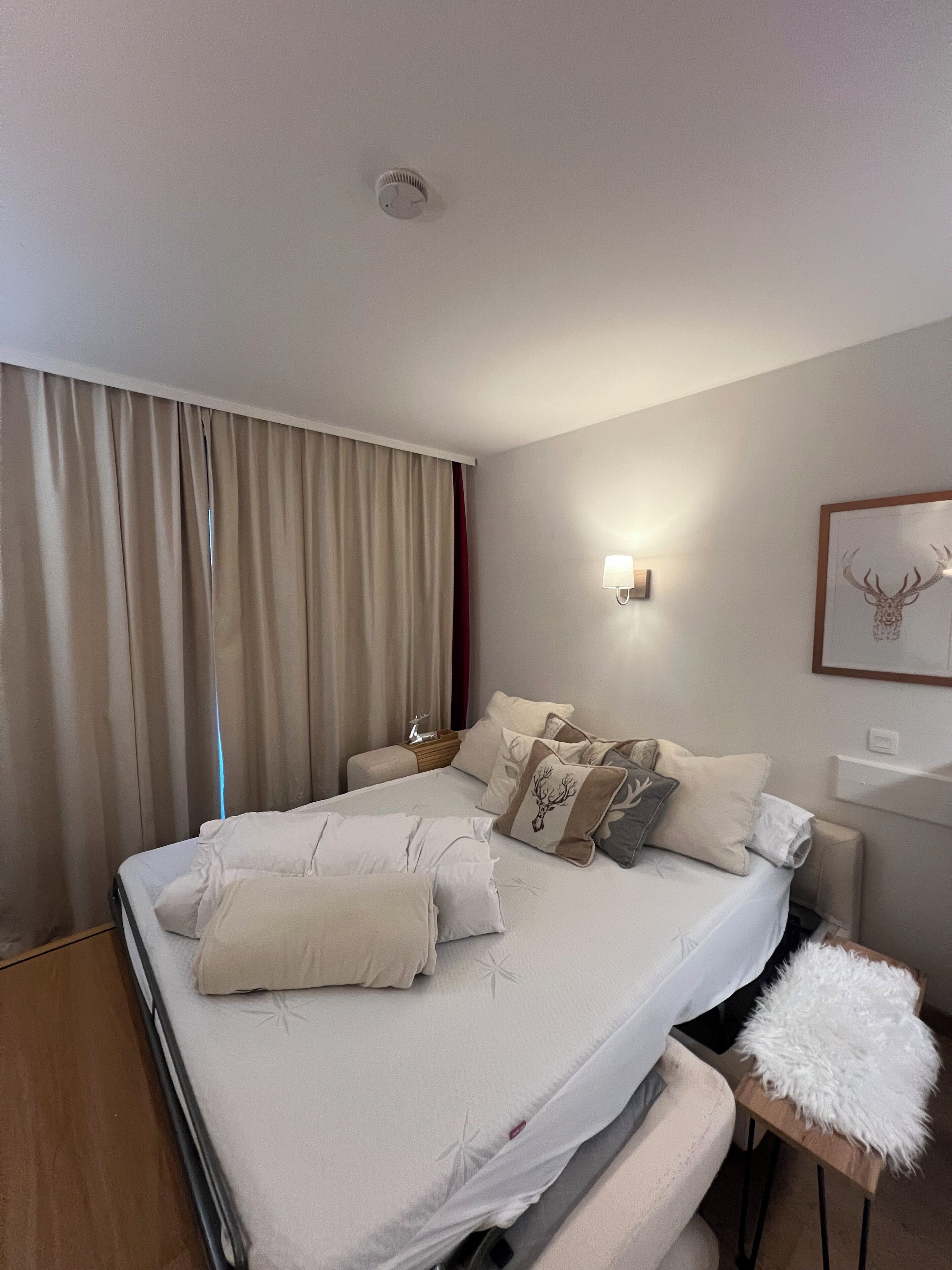 1 habitación, tabla de planchar con plancha, wifi y ropa de cama 