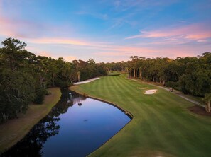 Golf - Pool, Hot Tub, Fairway Views & Quick Bike Ride to Beach | Loblolly Retreat (Hilton Head Island)