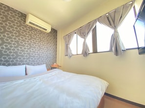 22 bedrooms, Internet, bed sheets