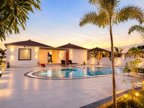 2 indoor pools - Jangal Resort - Sikar Road Jaipur (Jalsu)