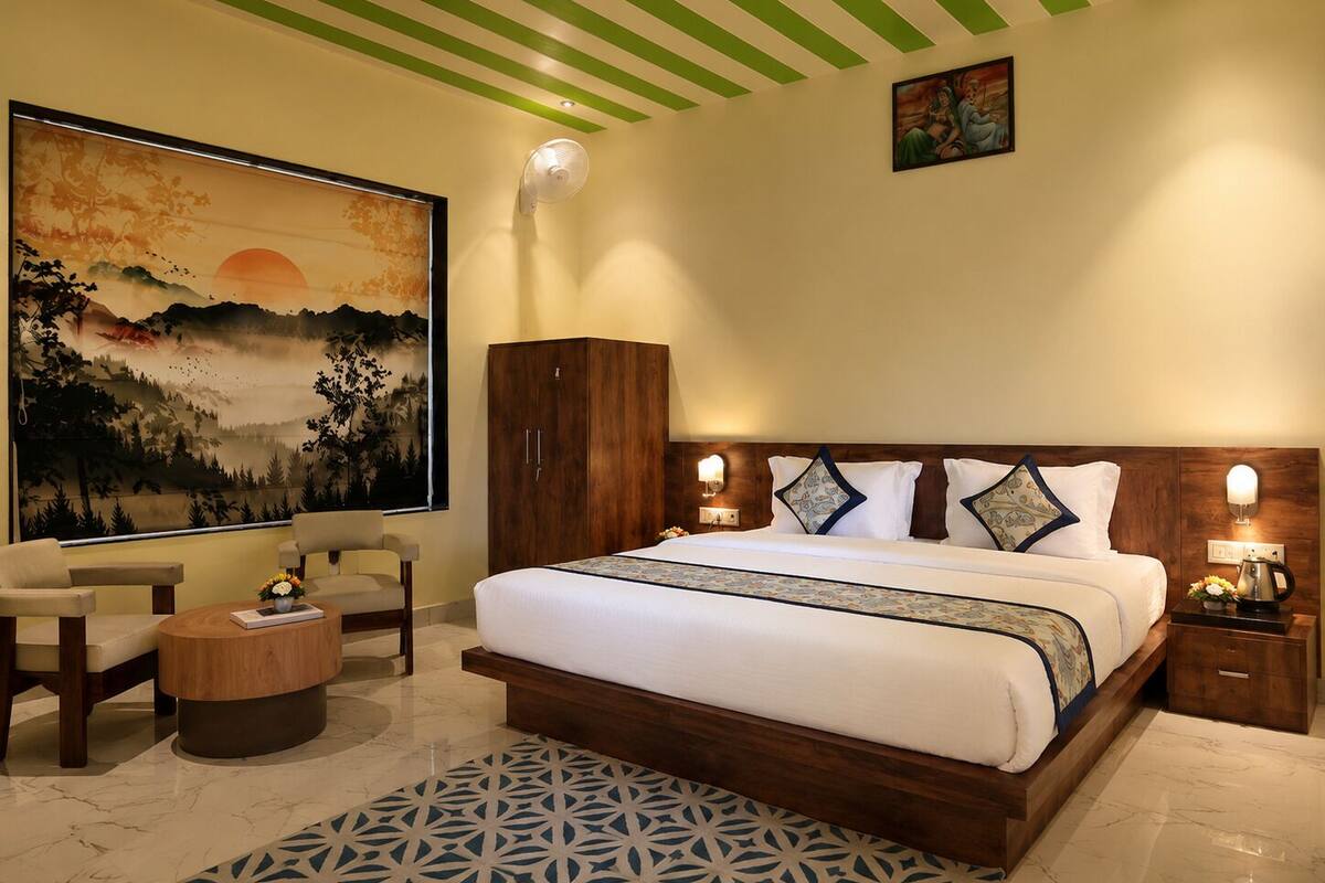 Deluxe Room | Desk, WiFi (free)