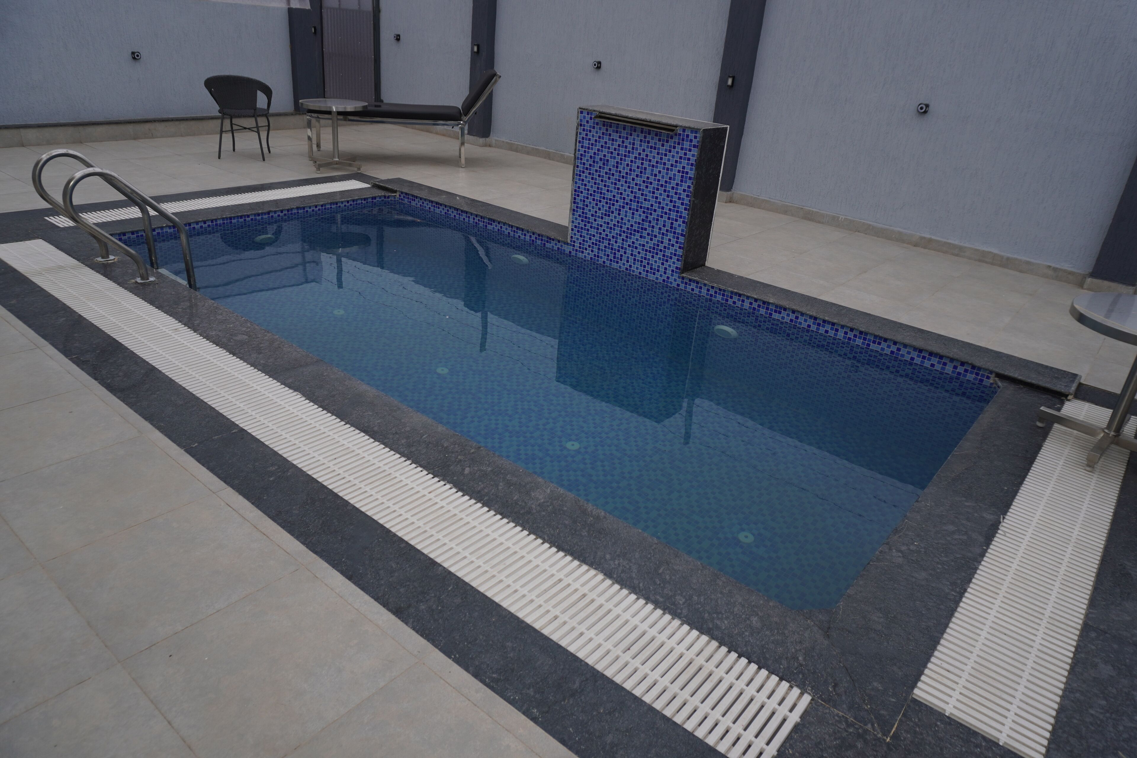 Luxury Room, Garden View, Poolside