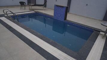 Deluxe Double Room, Balcony, Garden View | Meja, Wi-fi percuma