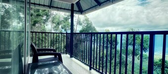 Skybz Honeyrock farm resort