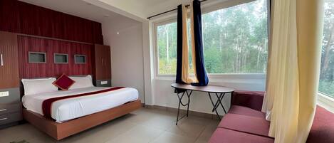 Rom – deluxe, fjellutsikt | Wi-fi (inkludert)