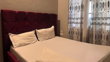 Skrivebord, arbejdsområde til bærbare computere, gratis Wi-Fi