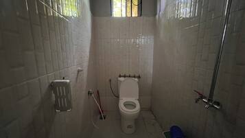 Bruser, håndklæder, Sæbe, Toiletpapir