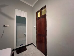 Bruser, håndklæder, Sæbe, Toiletpapir