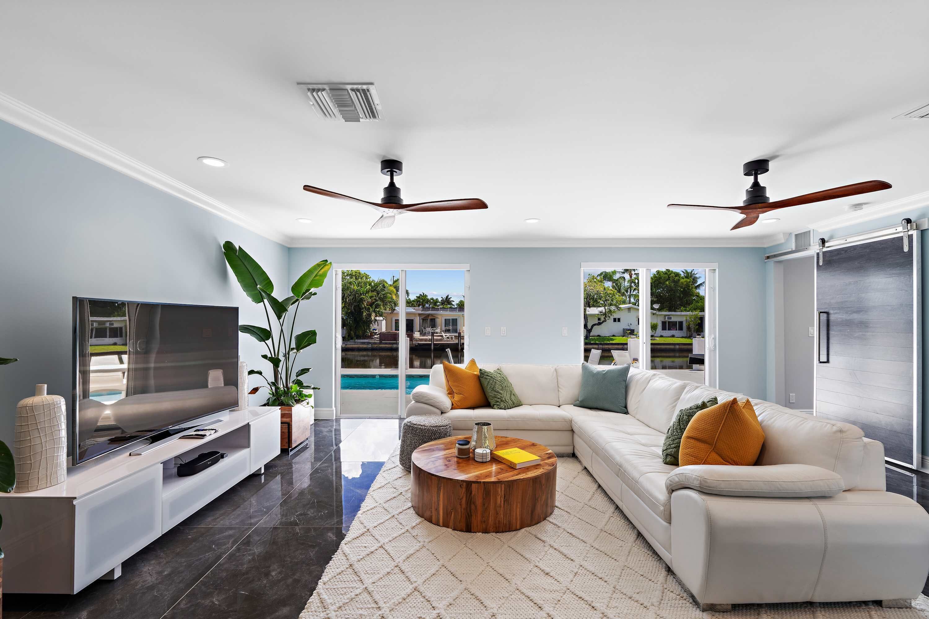 Télévision, espaces bureaux