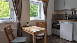 Fridge, microwave, oven, stovetop - 🌟 Studio Charmant aux Glovettes - At the foot of the slopes & starting point for hiking 🌟 (Villard-de-Lans)