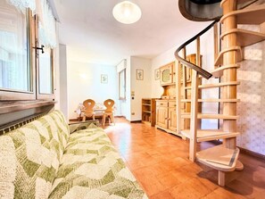 TV - Des Alpes by Interhome (Canazei)