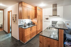 Fridge, oven, dishwasher, cookware/dishes/utensils - Chesa Promulins by Interhome (Samedan)