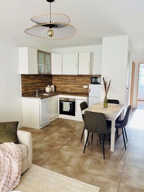 Fridge, microwave, oven, stovetop - T2 near Thermes Vals - Ideal for curists & families (Vals-les-Bains)