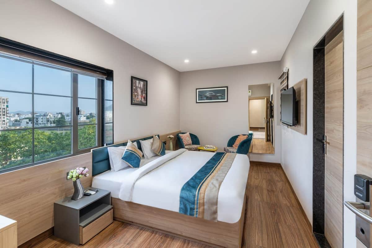 Superior Room | Iron/ironing board, free WiFi