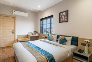 Iron/ironing board, free WiFi