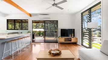 House, Patio, Garden View | Living area