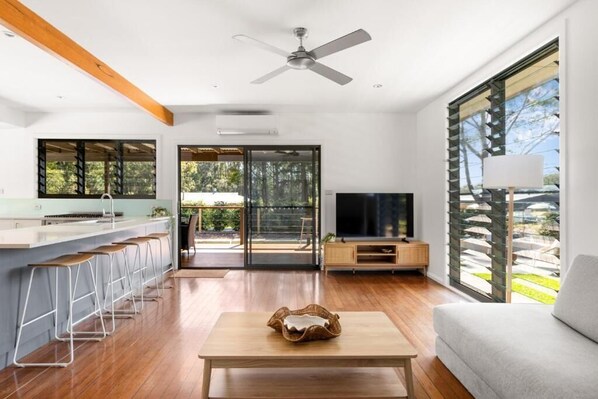 House, Patio, Garden View | Living area - Tin & Timber by Charlesworth (Coffs Harbour)